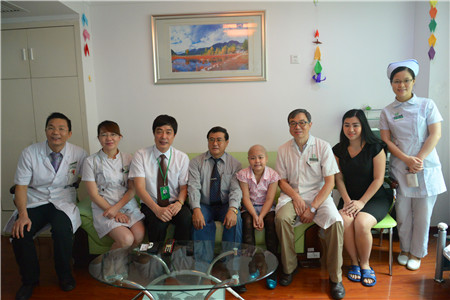 老挝患者家属向广州现代医院捐赠善款1万元